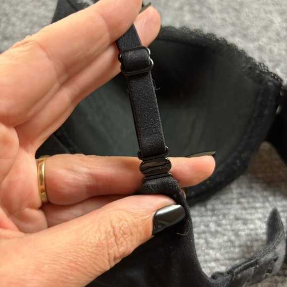 VICTORIA’S SECRET Women’s Body by Victoria Black Lined Demi size: 34C - Picture 5 of 6